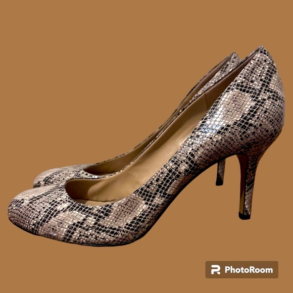 Vince Camuto Snakeskin Style Pumps - Picture 1 of 3